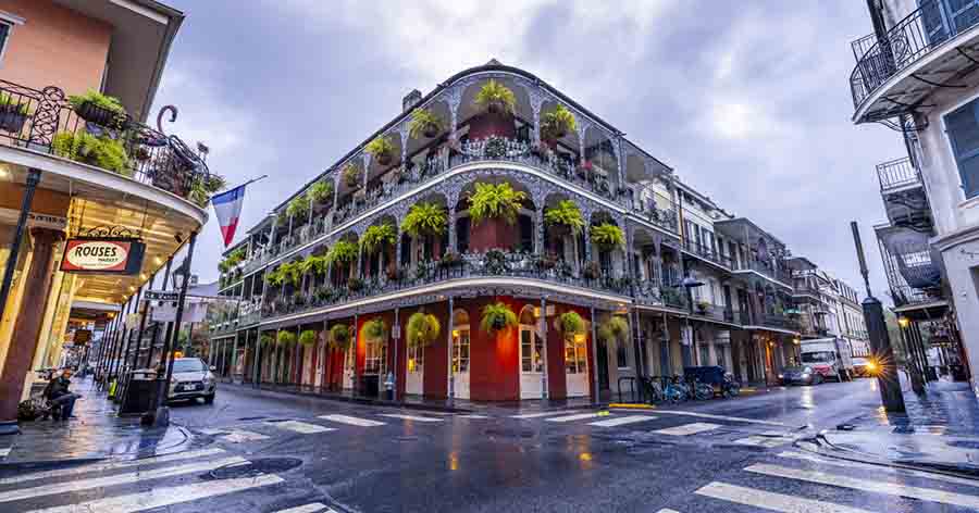 New Orleans French Quarter street scene